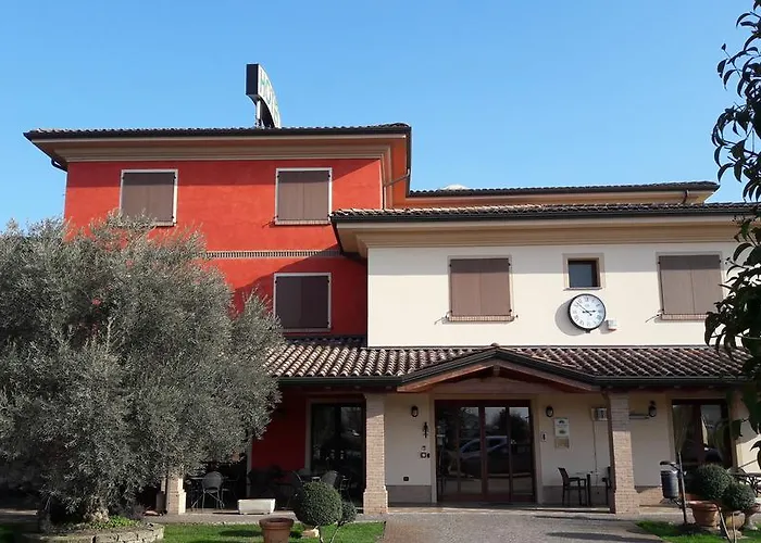 特勒特里酒店 4*