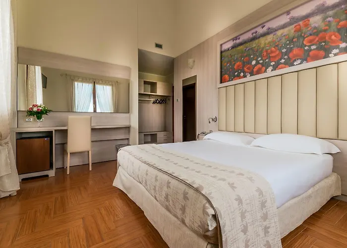 特勒特里酒店 4*